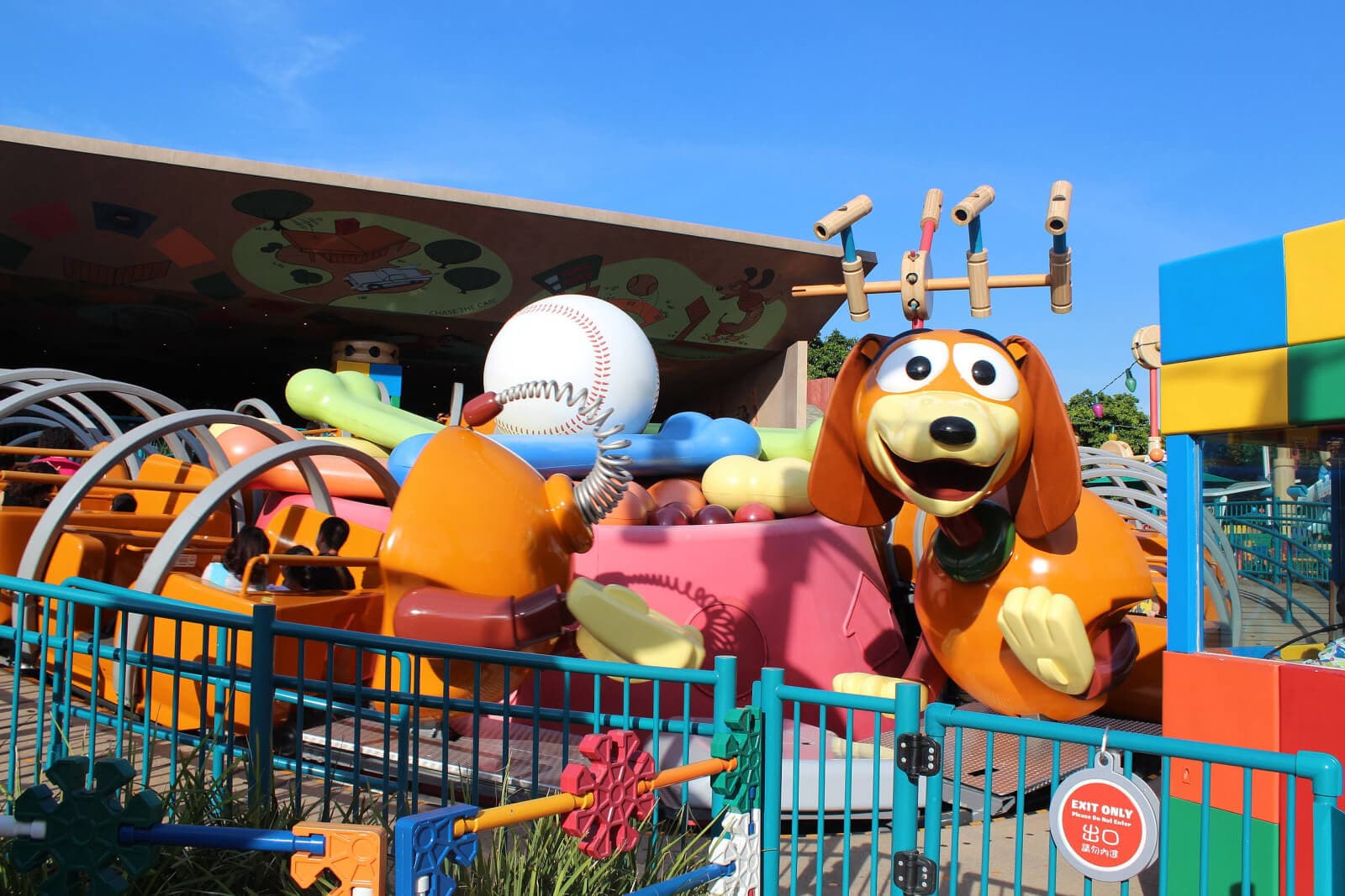 khu trò chơi tại disneyland hong kong, Tour Hong Kong 4 ngày 3 đêm