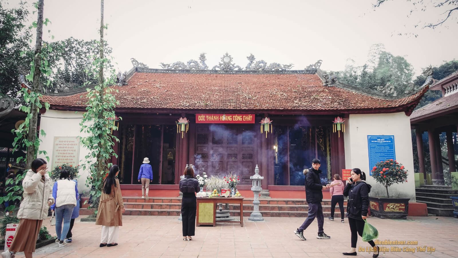 Đền thờ Hoàng Công Chất