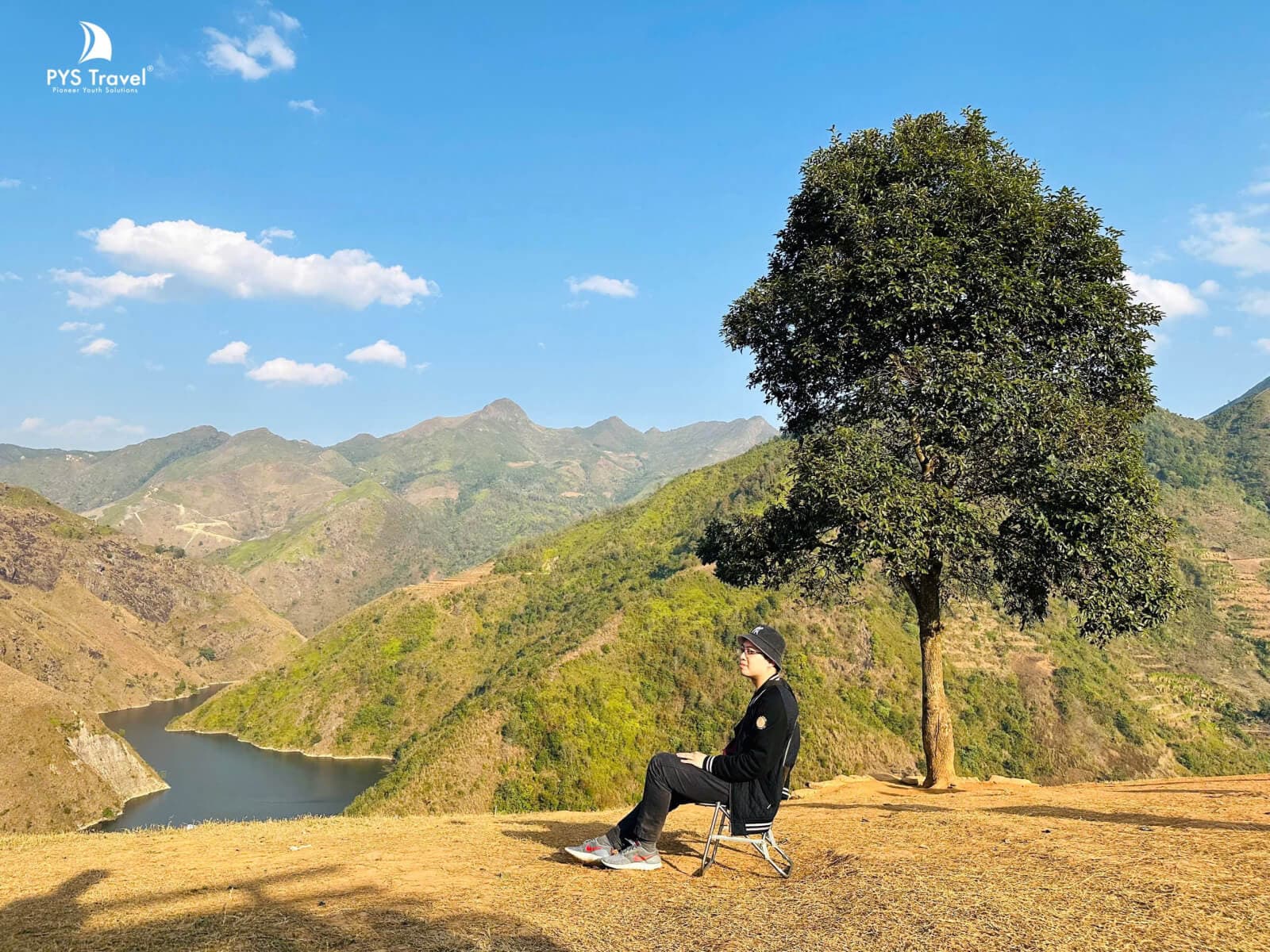 cây cô đơn tà xùa