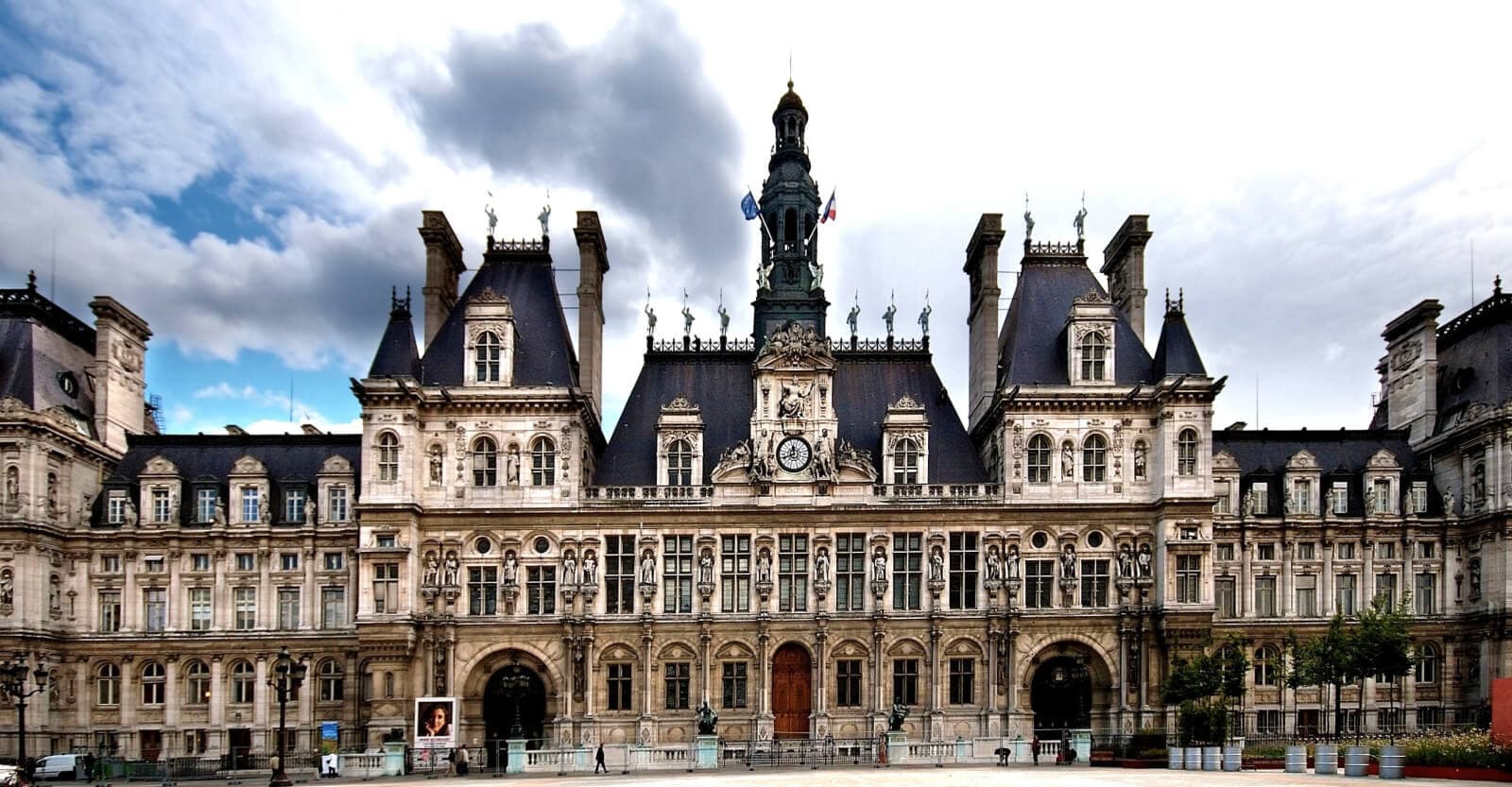 Tòa Thị Chính (Hotel de Ville)