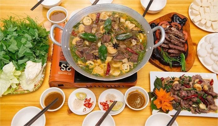 Thưởng thức ẩm thực bản Cát Cát Sa Pa