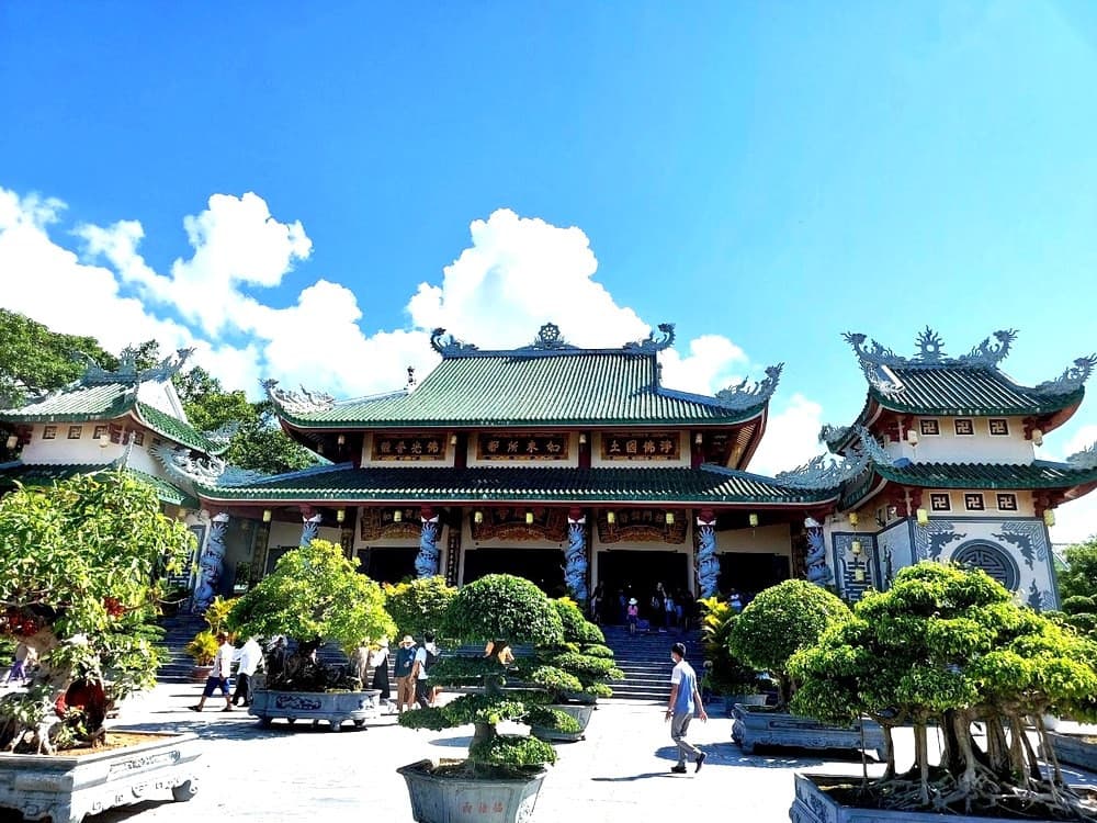 Chùa Linh Ứng Bà Nà Hills, tour đà nẵng, du lịch bà nà hills