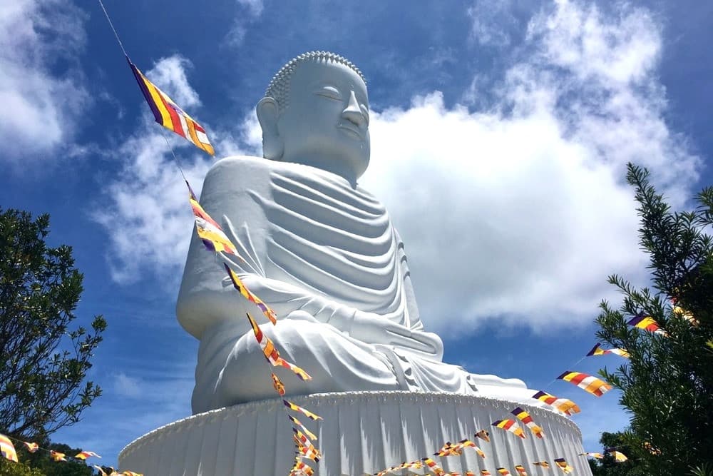 Chùa Linh Ứng Bà Nà Hills, tour đà nẵng, du lịch bà nà hills