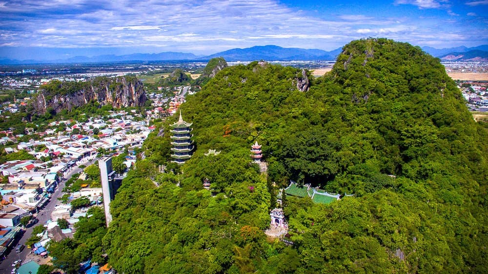 toàn cảnh chùa linh ứng