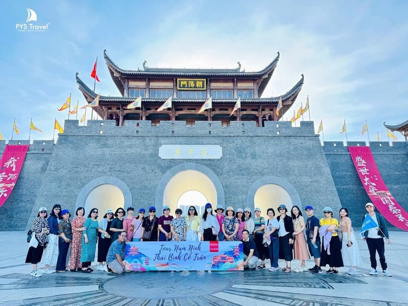 Tour Nam Ninh tháng 11