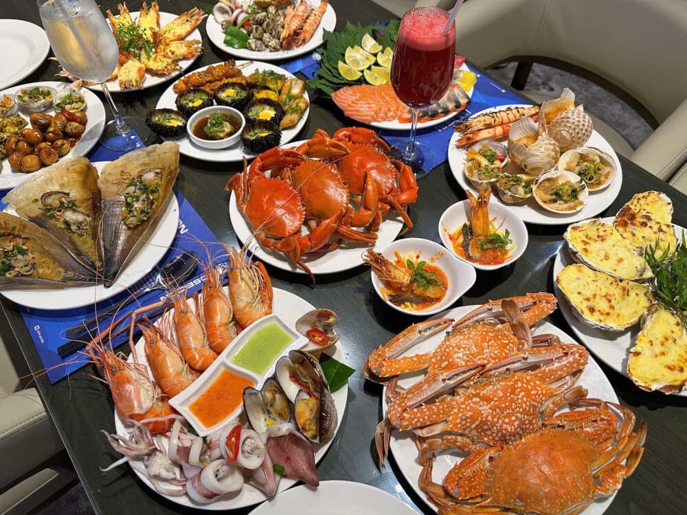 Thưởng thức hải sản đà nẵng