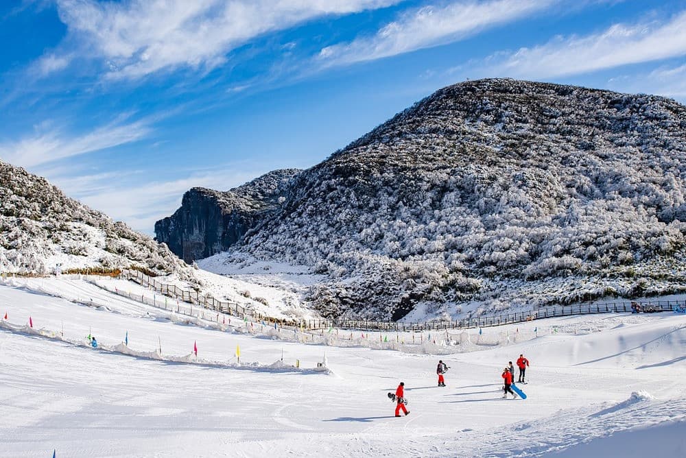 Khu trượt tuyết Kim Phật Sơn