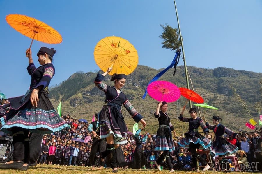 Trải nghiệm văn hóa bản địa