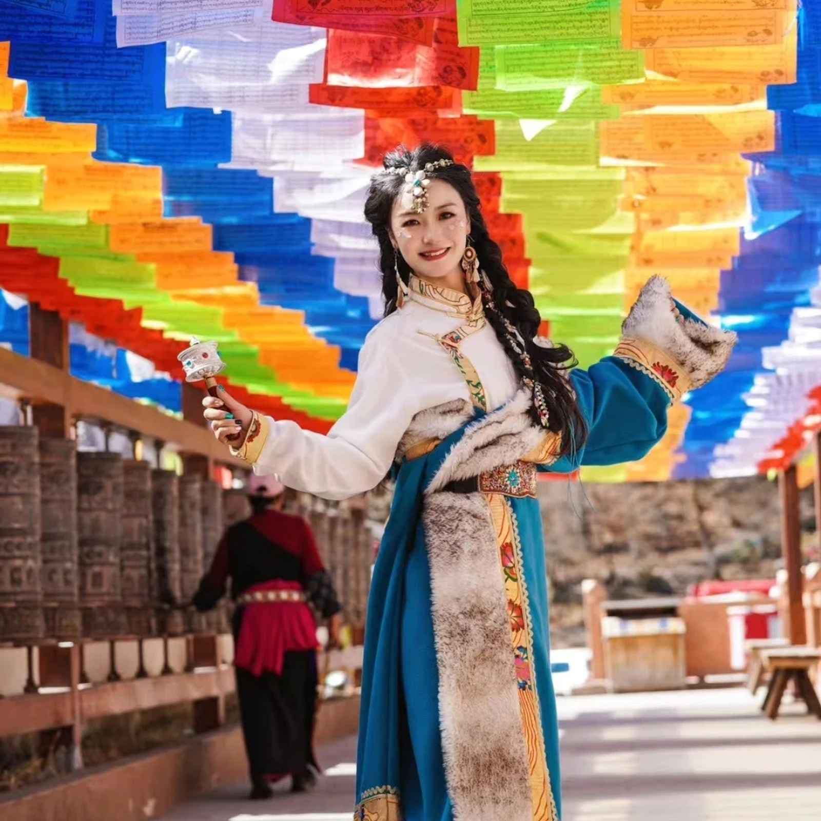 Trạng phục Tạng, Tour Thành Đô - Cửu Trại Câu - Trượt Tuyết Gia Cô Sơn - Đô Giang Yển