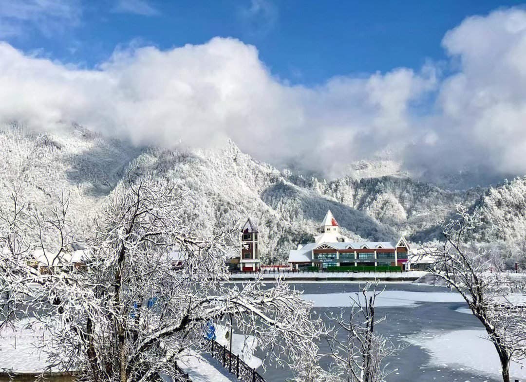 tham quan núi tuyết tây lĩnh