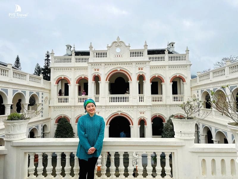 Du lịch Bắc Hà mùa xuân tham quan dinh thự Hoàng A Tưởng