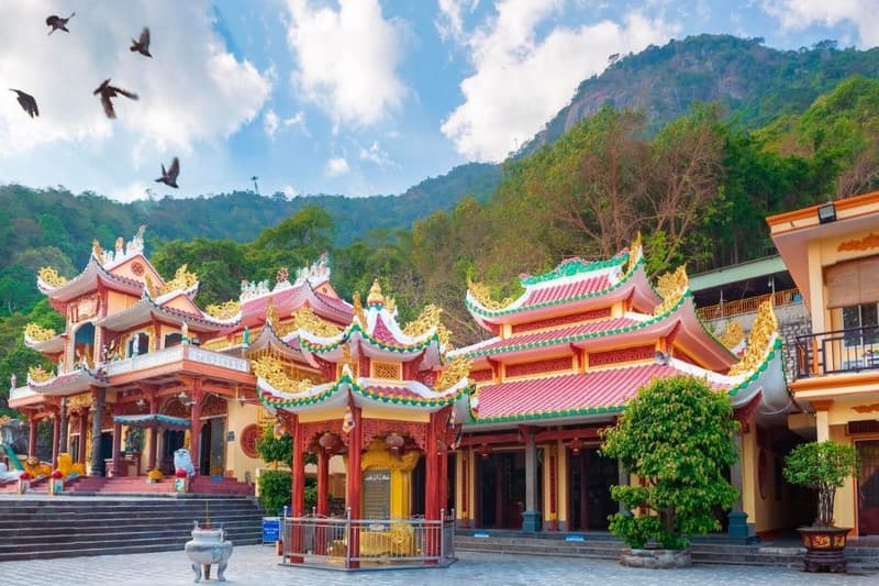 Chùa Bà (Linh Sơn Tiên Thạch Tự)