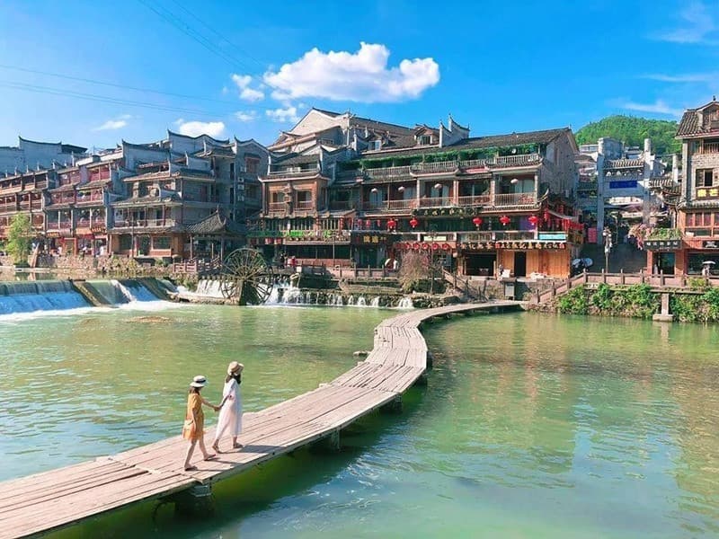 Nắng ấm làm sông Đà Giang lấp lánh như dát vàng