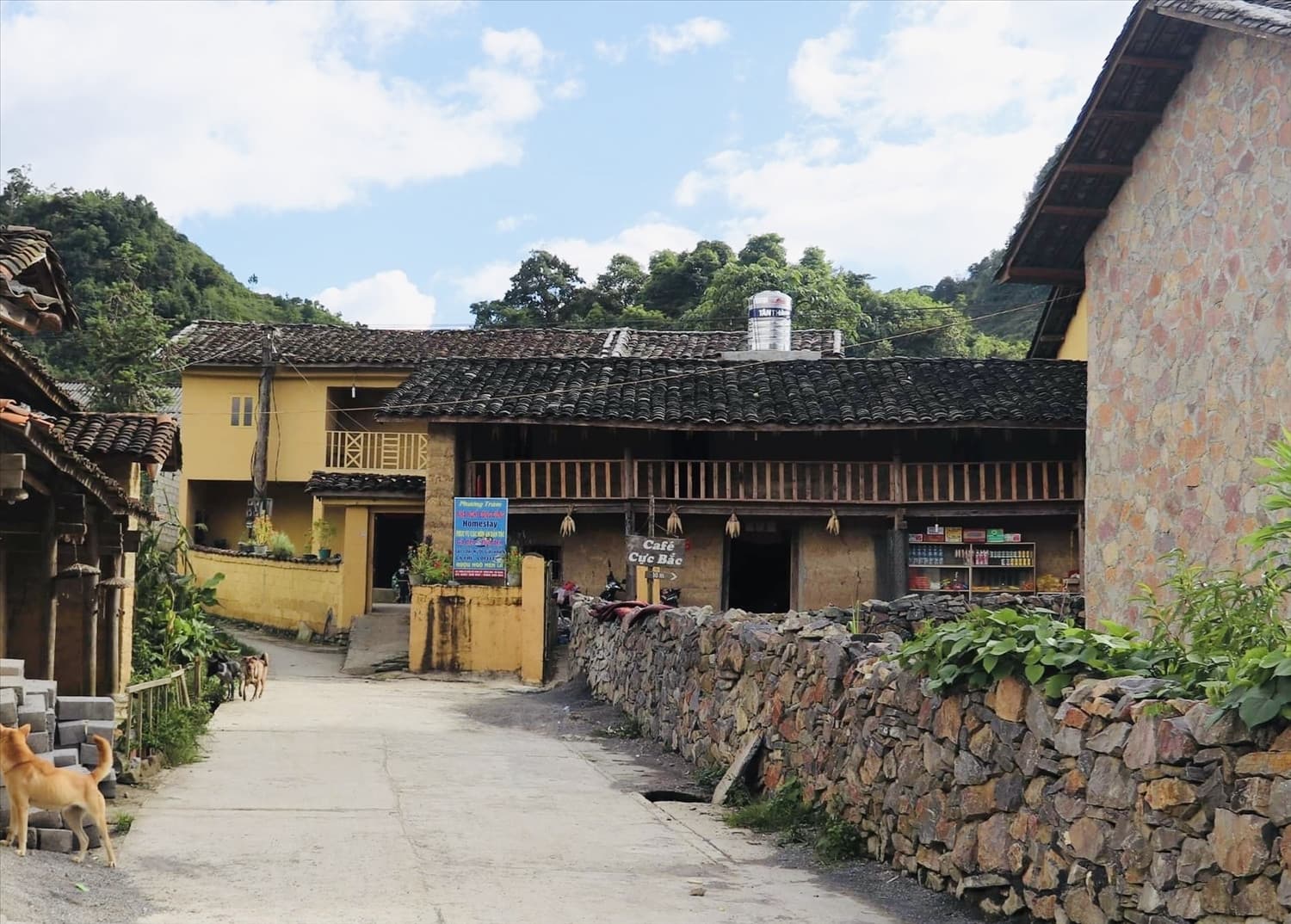 Làng Lô Lô Chải