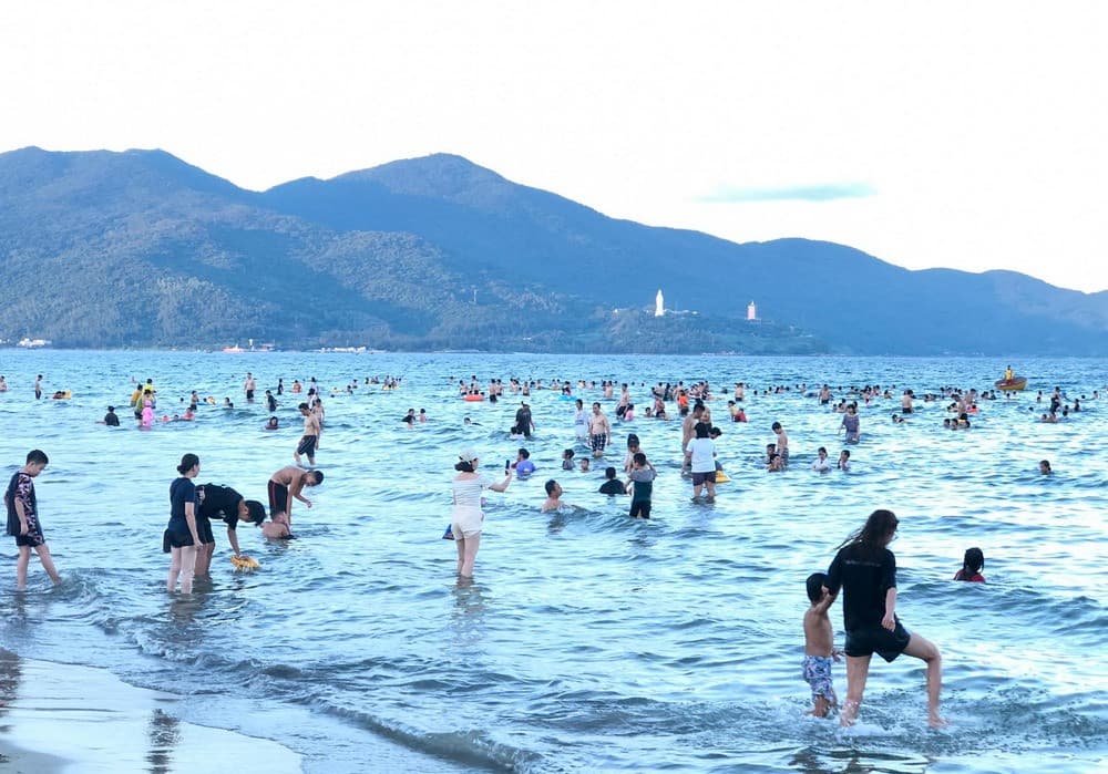 tắm biển đà nẵng