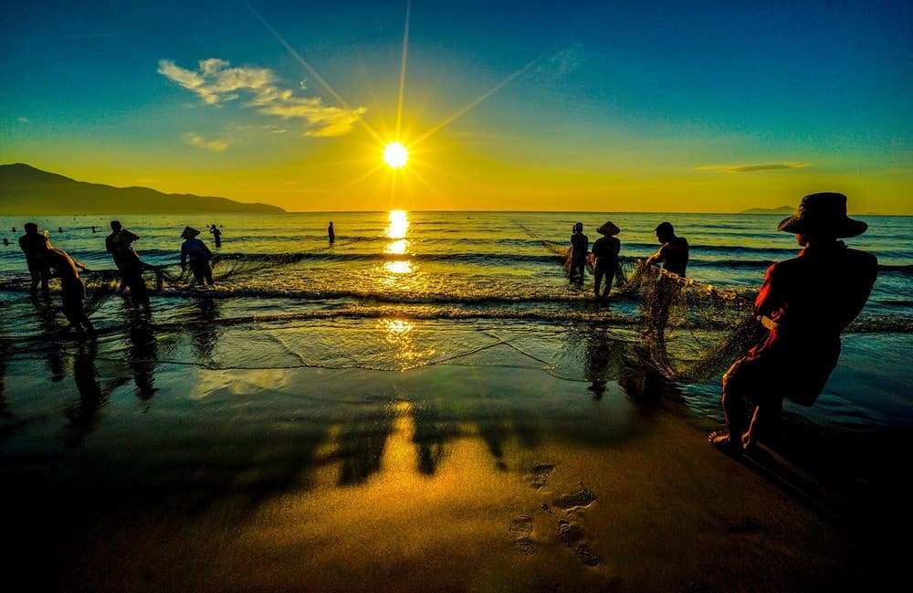 ngắm bình minh ở biển đà nẵng