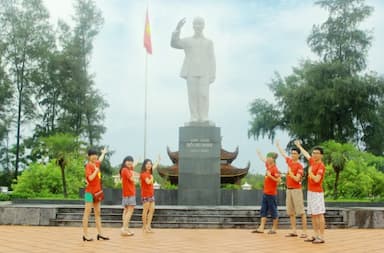 Ghé thăm Khu Di tích lưu niệm Hồ Chủ Tịch trên đảo Cô Tô