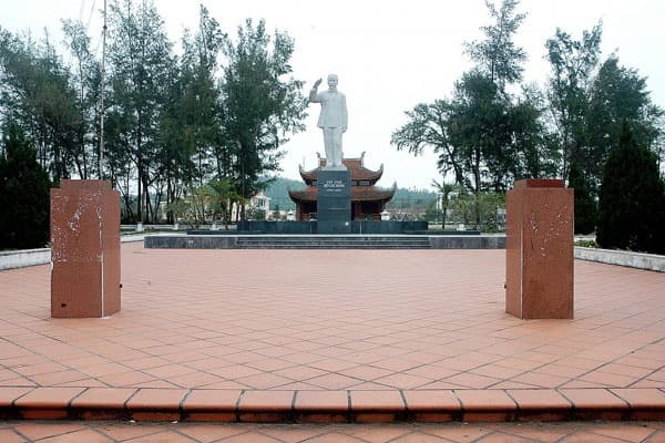 Di tích lưu niệm Hồ Chủ Tịch Cô Tô