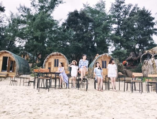 Du hí Cô Tô, ở sát bãi biển hay chọn khu trung tâm?