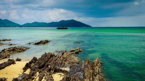 Nên đi Quan Lạn hay đảo Cô Tô