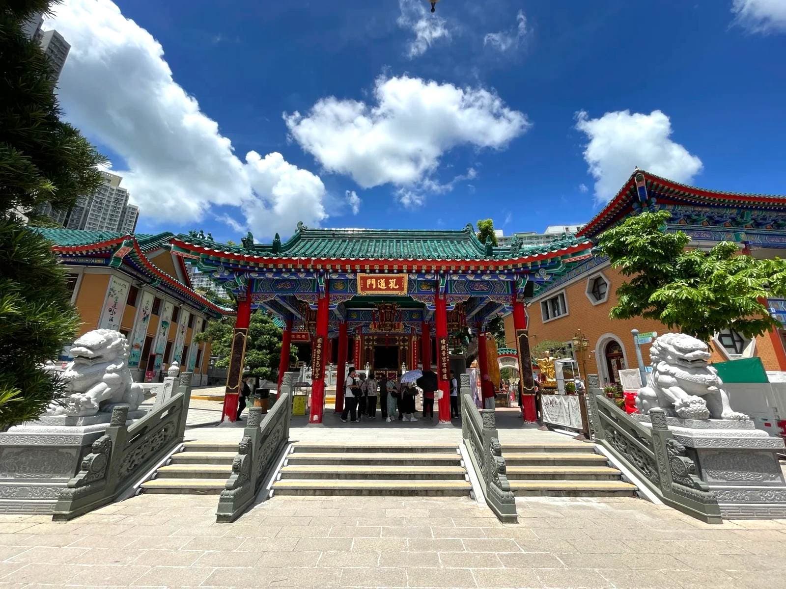 Miếu Huỳnh Đại Tiên tou-hong-kong-7.jpg
