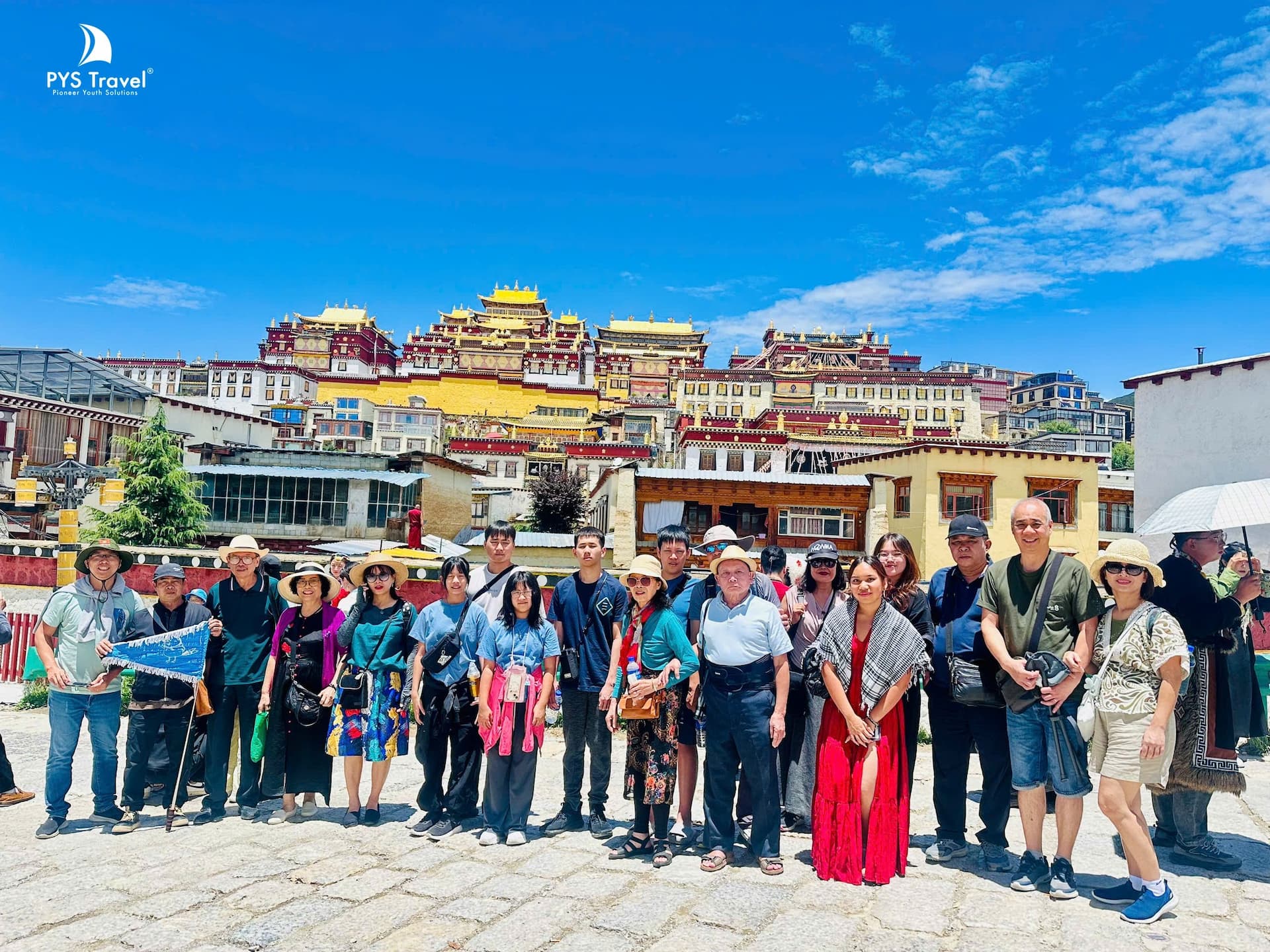 khách pystravel du lịch shangrila tour-le-giang-pystravel-29.jpg