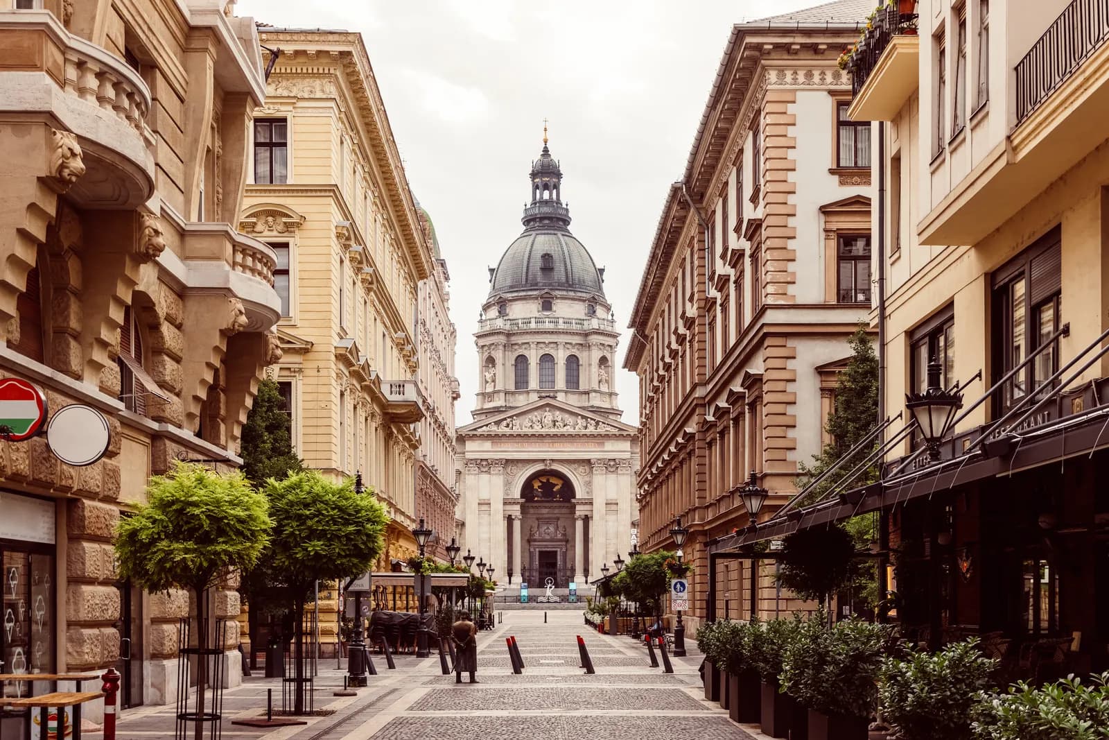St Stephen’s Basilica_Budapest Hungary_171125_GettyImages-1354940561.webp