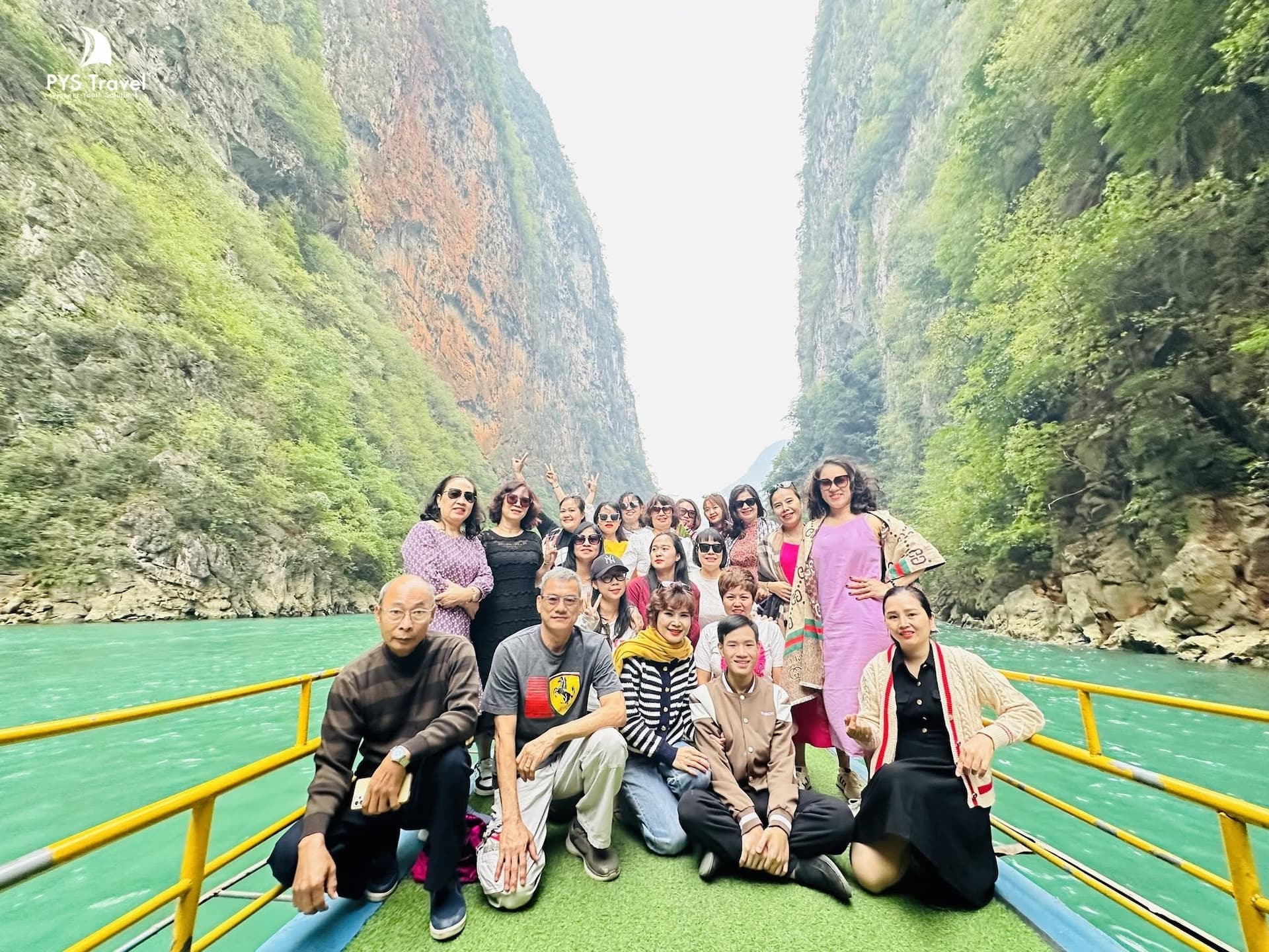Sông Nho Quế du thuyền trên sông nho quế