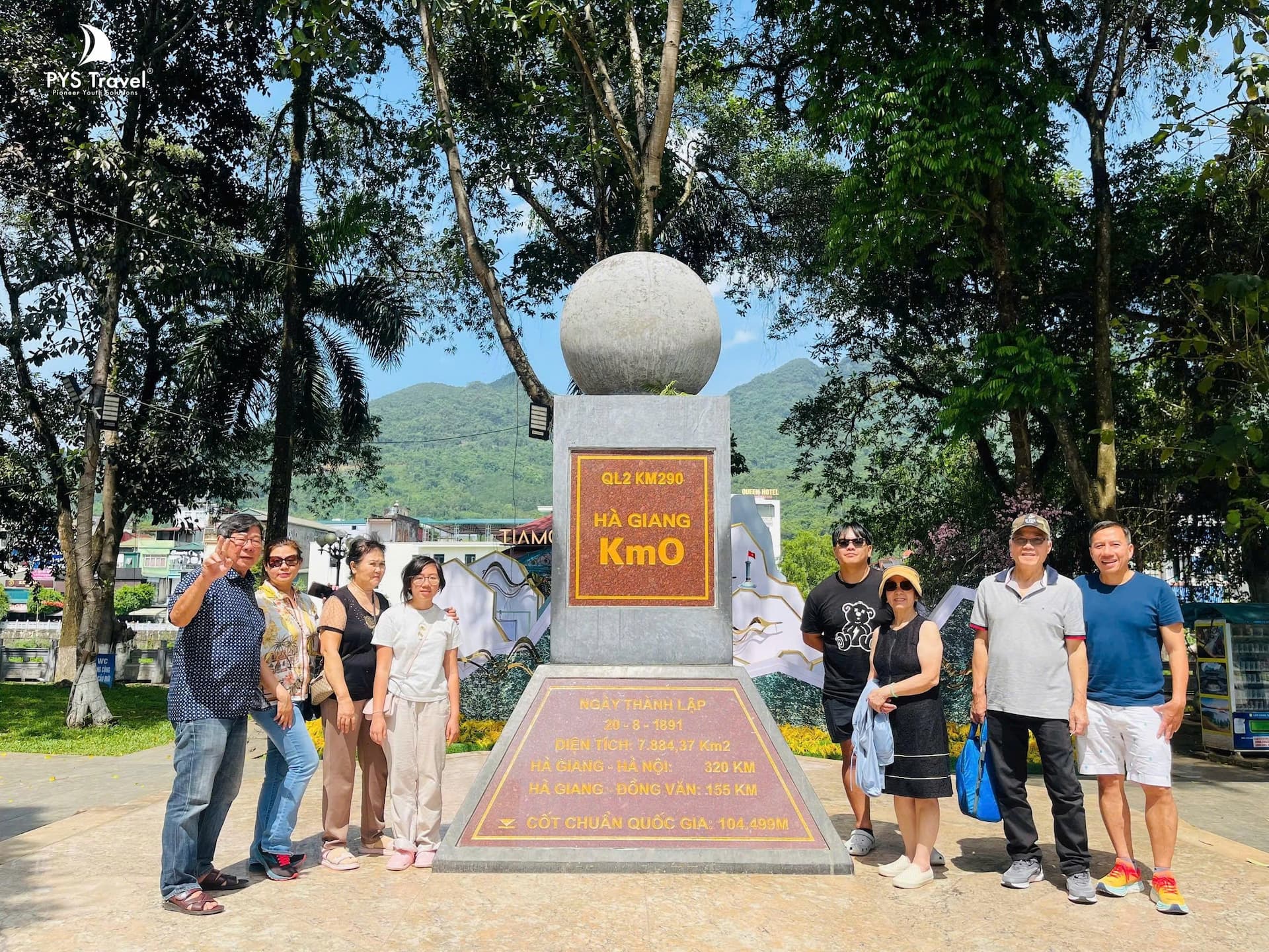km số 0 Hà Giang chụp ảnh tại km số 0 Hà Giang