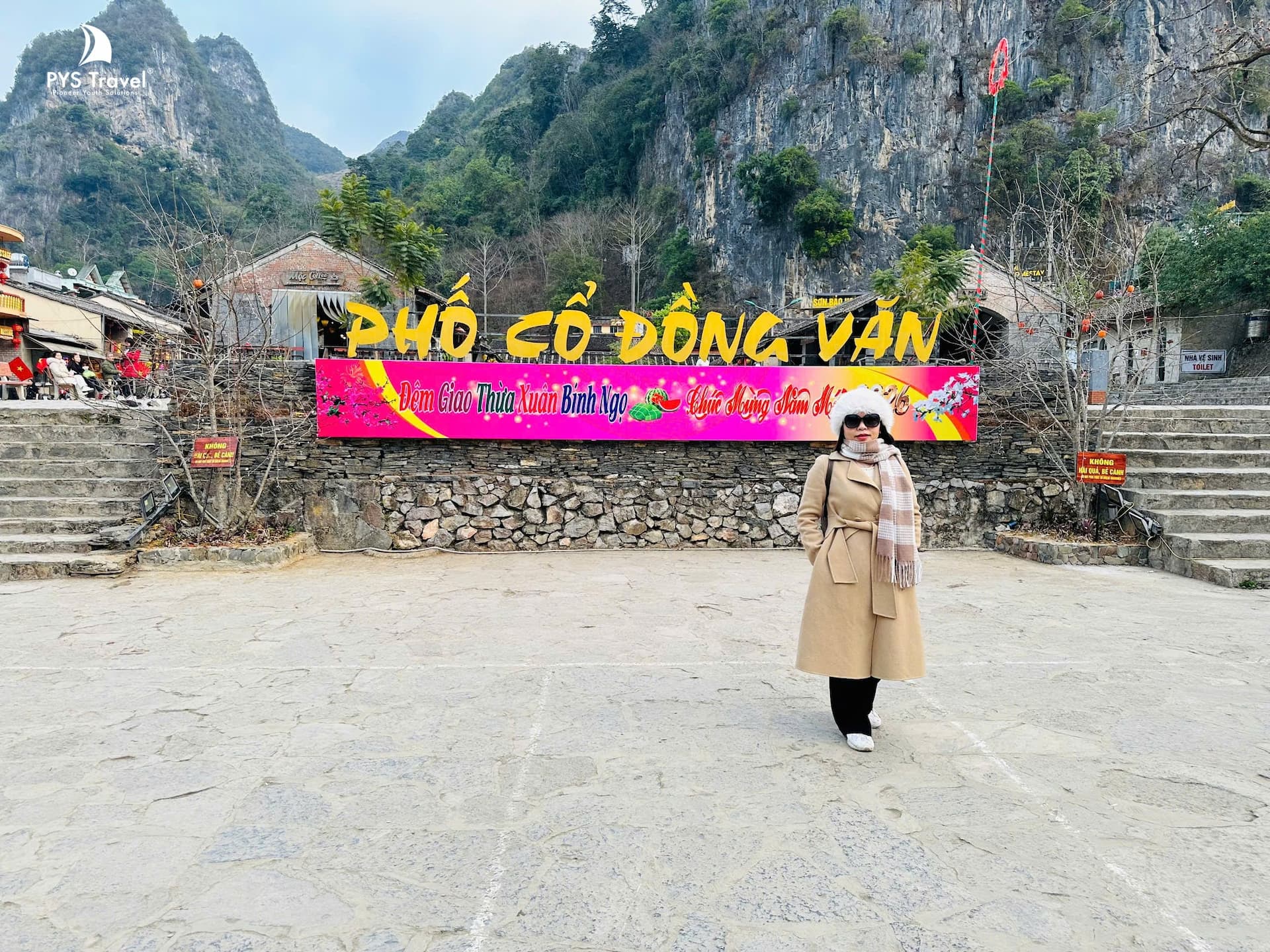 phố cổ đồng văn hà giang du khách check in tại phố cổ đông văn