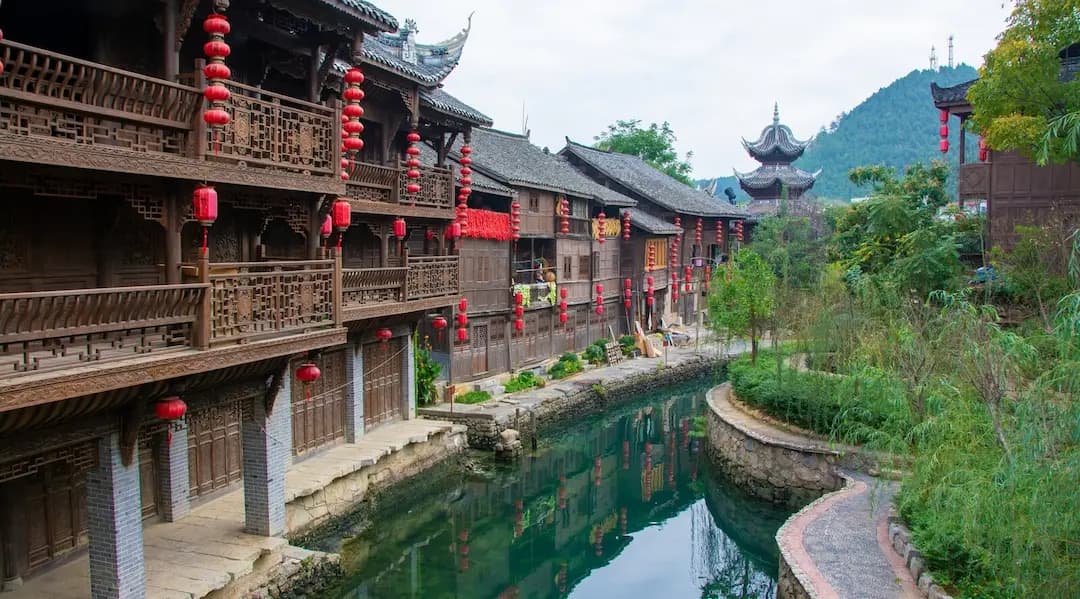 hạ tư cổ trấn.webp