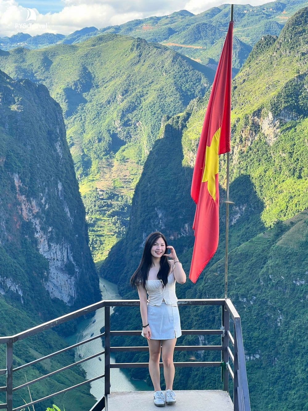 Sông Nho Quê Hà Giang Du khách PYS Travel checkin tại sông Nho quế