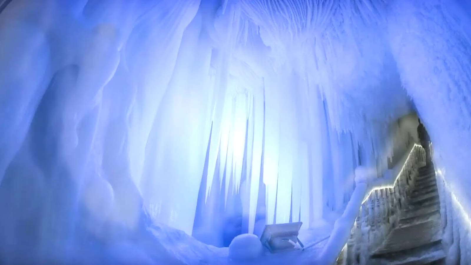 Hang động băng Glacier Cave tour-chau-au-14.jpg