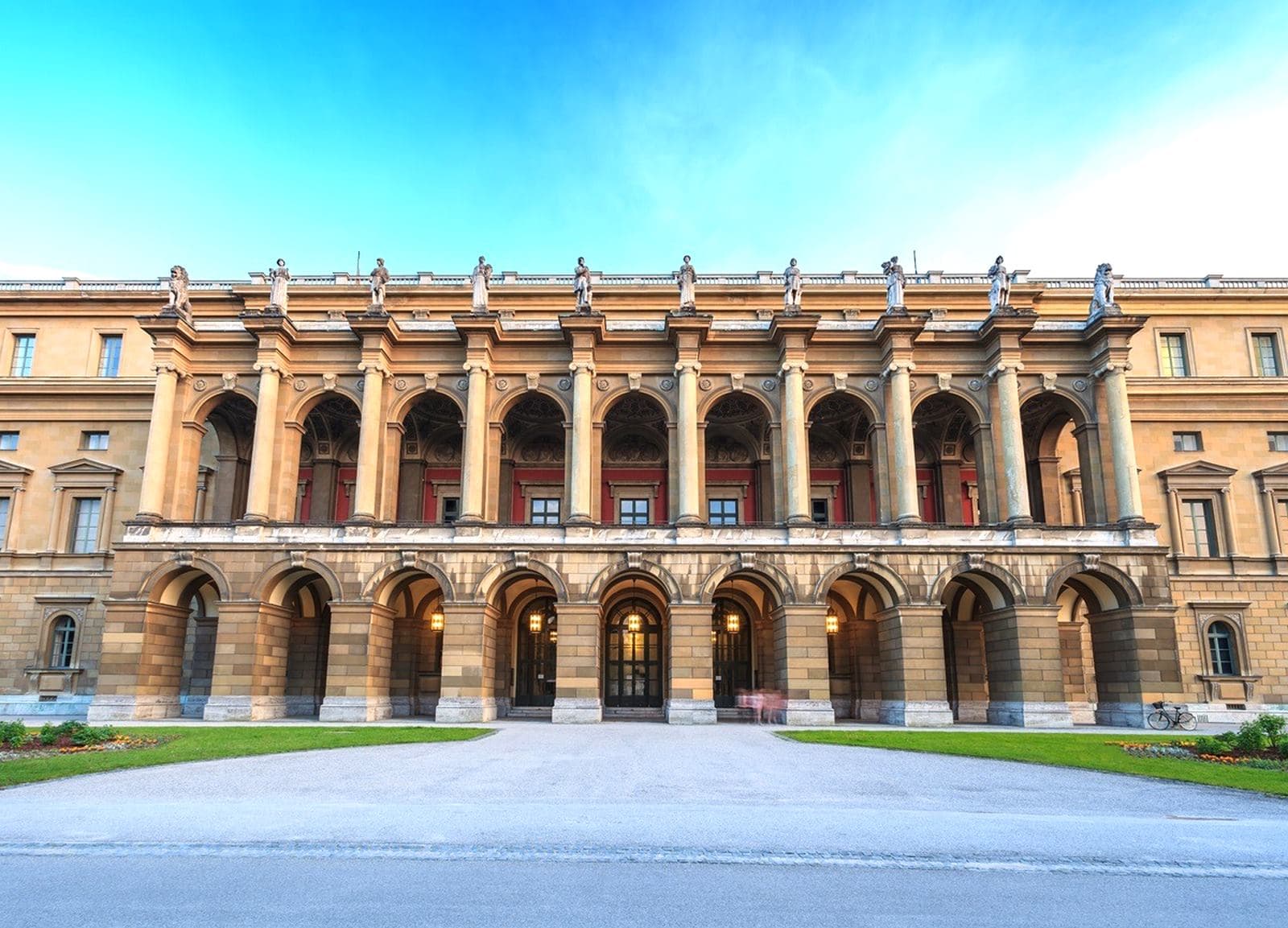 Quảng trường Marienplatz tour-chau-au-24.jpg