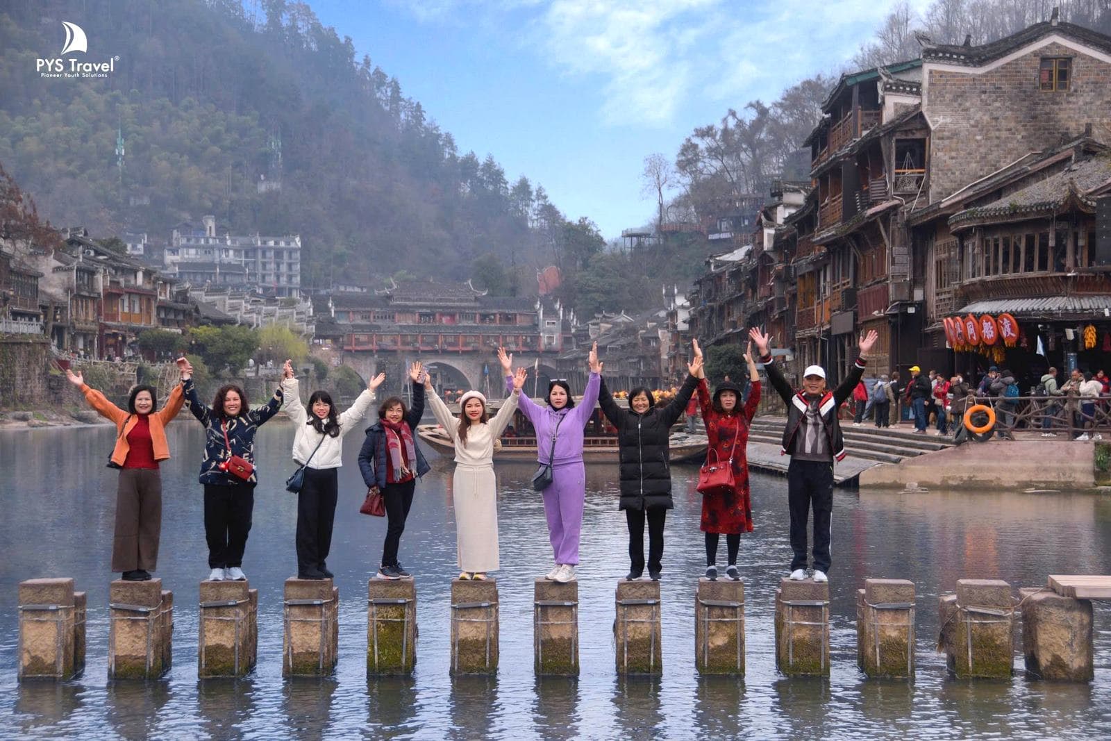 tour cổ trấn phượng hoàng tour-truong-gia-gioi-phct-15.jpg