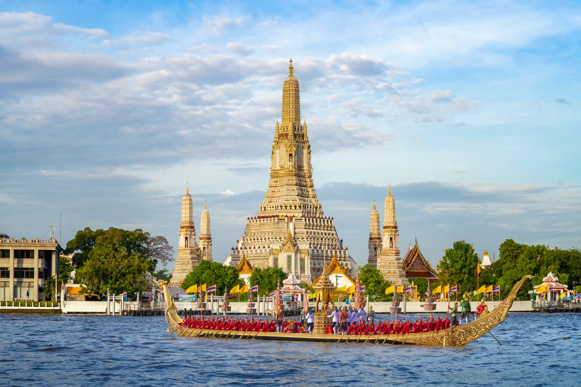 Thái lan tháng 11 suphannahongse-tradition-boat.jpg