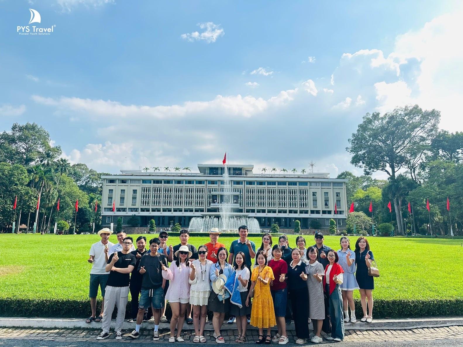 Dinh Độc Lập TP.HCM Khách PYS Travel check-in Dinh Độc Lập TP.HCM