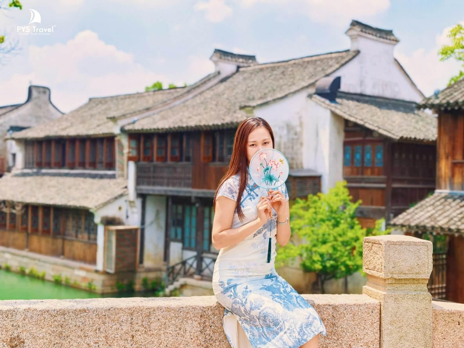 Du lịch Ô Trấn Du khách PYS Travel check-in tại Ô Trấn
