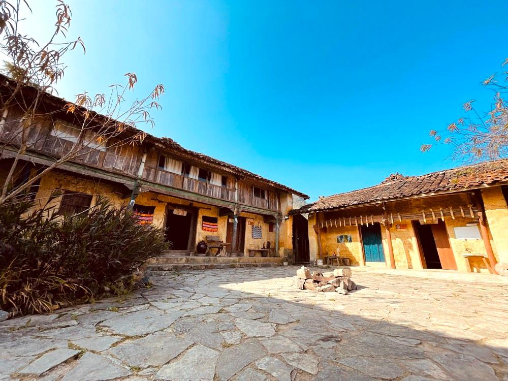 tham quan làng lô lô chải ha-giang-nen-di-mua-nao-24.jpg