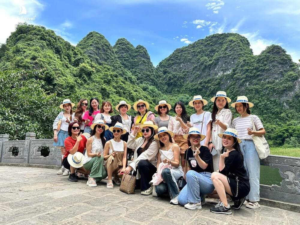 trang phục du lịch ninh bình