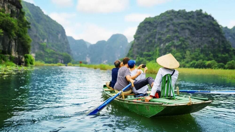 du lịch ninh bình nên đi tour hay tự túc