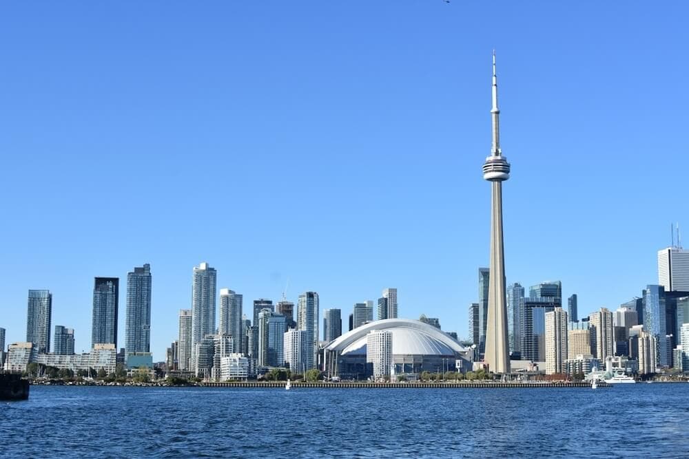 CN Tower - biểu tượng của thành phố Toronto