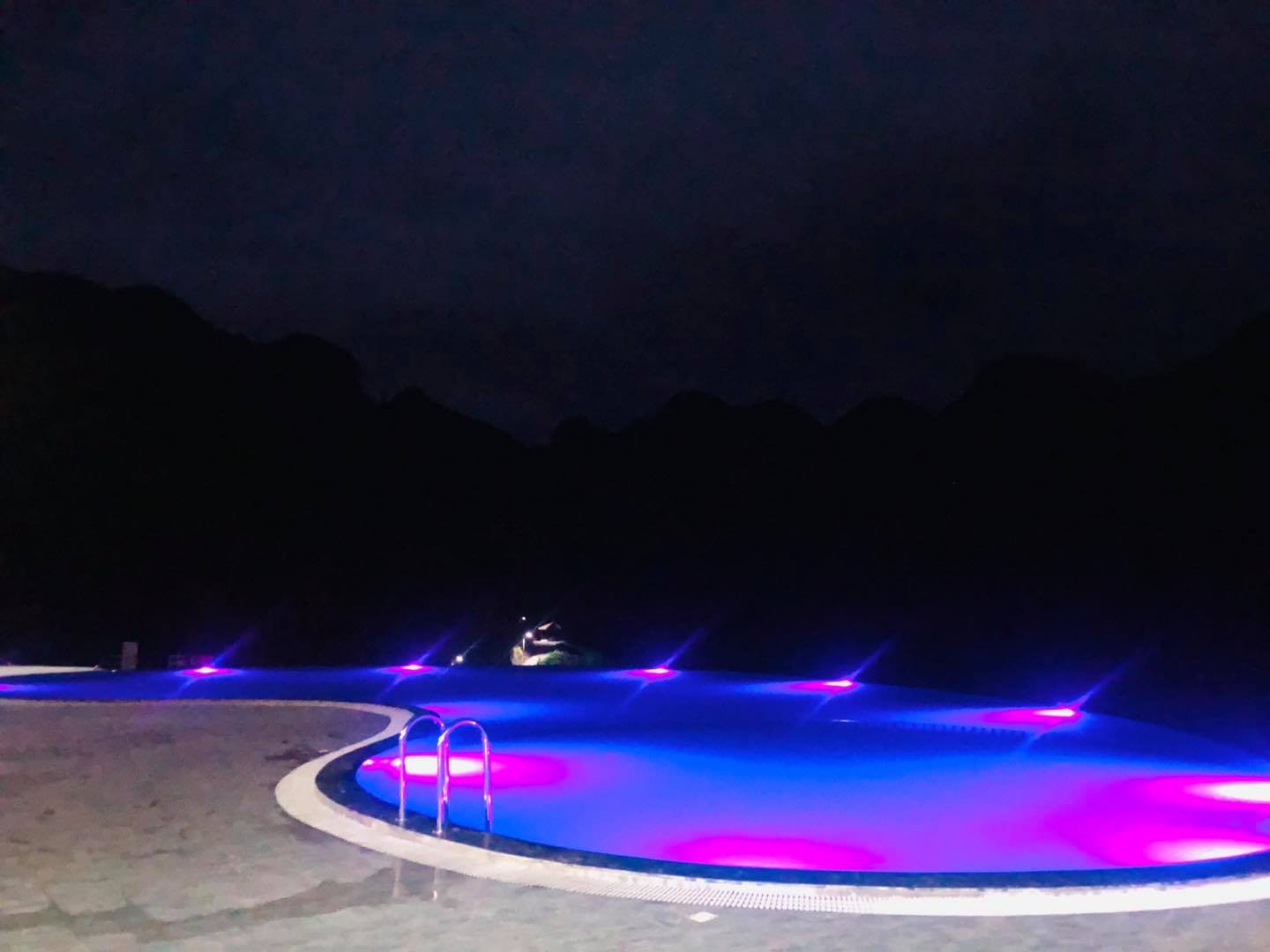Đắm say H'mong Village Hà Giang với bể bơi vô cực view ngắm trọn núi trời