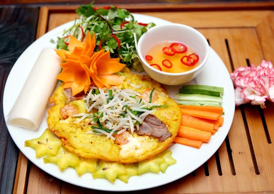 Cucina-vietnamita-Hue-Crepe-con-verdure.